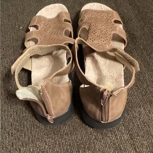 JBU shoes by Jambu (Torry) summer flat sandal, size 11, ladies